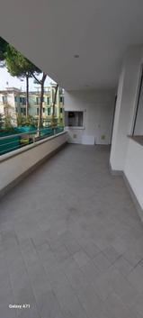 TRILOCALE RISTRUTTURATO CON GRANDE TERRAZZO in Vendita